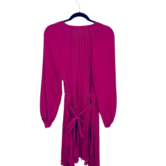 Simply Vera Wang Long Sleeve Elastic Waist Pink Fuchsia Dress Size: Medium - Picture 5 of 8